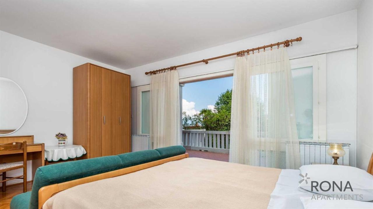 Rona Apartments Ani Ičići Buitenkant foto