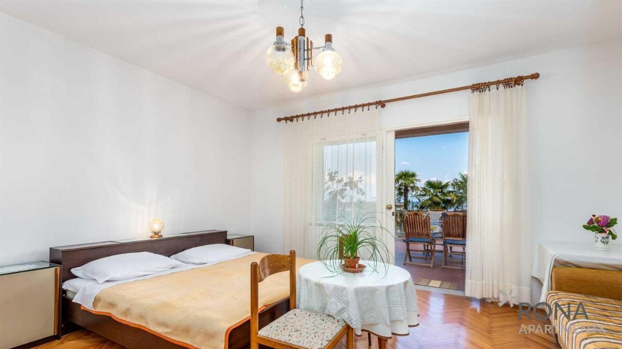 Rona Apartments Ani Ičići Buitenkant foto