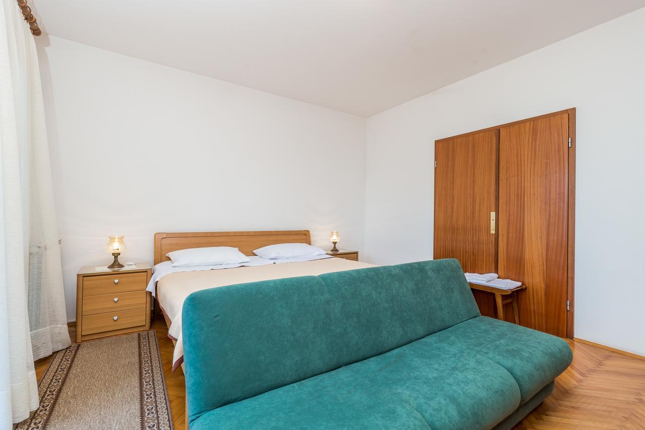 Rona Apartments Ani Ičići Buitenkant foto