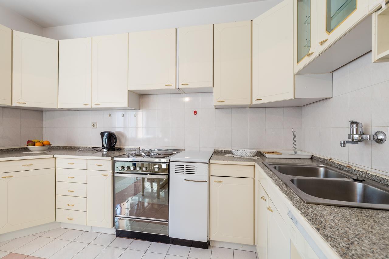 Rona Apartments Ani Ičići Buitenkant foto