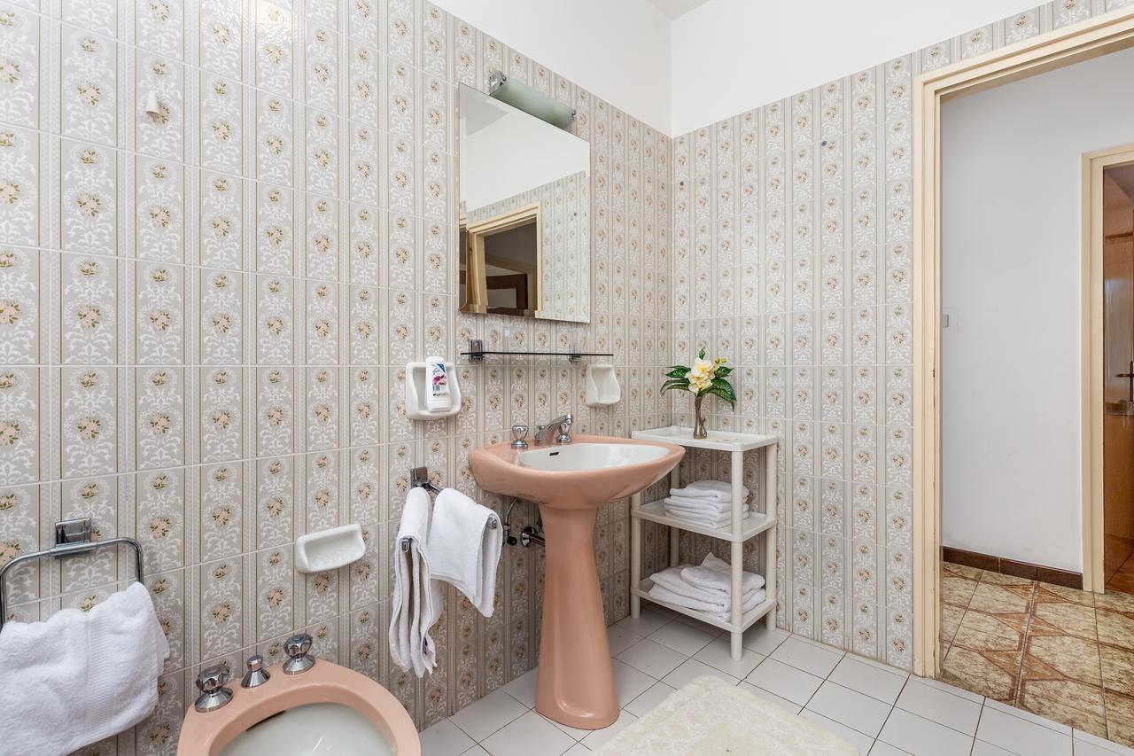 Rona Apartments Ani Ičići Buitenkant foto