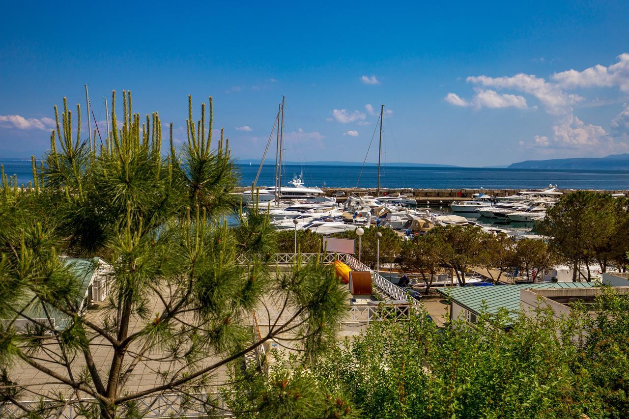 Rona Apartments Ani Ičići Buitenkant foto