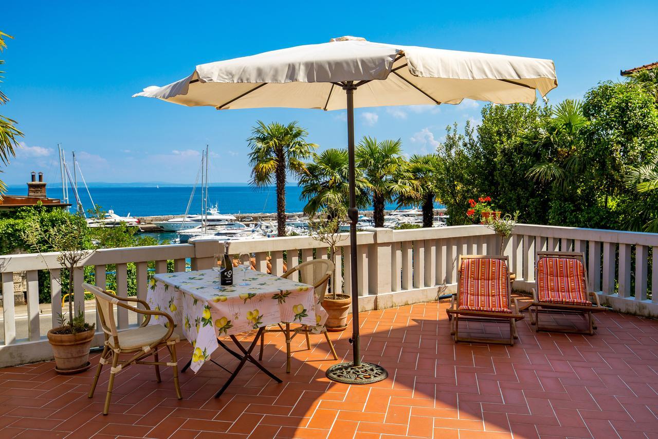 Rona Apartments Ani Ičići Buitenkant foto
