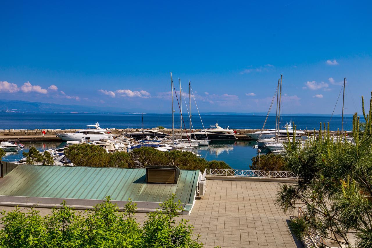 Rona Apartments Ani Ičići Buitenkant foto