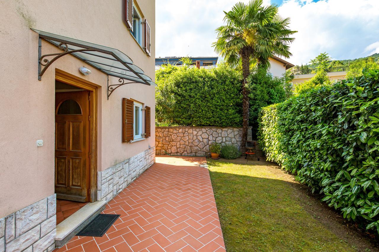 Rona Apartments Ani Ičići Buitenkant foto
